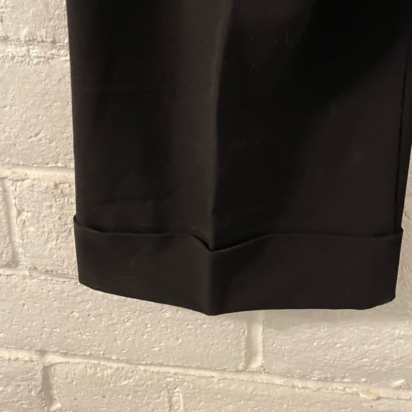 Briggs New York Black Capris, polyester blend, cuffs, mid rise, relaxed, sz 14 - Picture 3 of 5